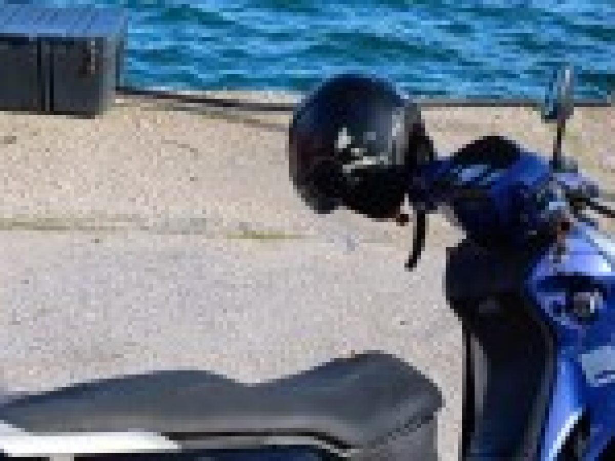 63 παραβάσεις  για τη  μη χρήση κράνους την προηγούμενη εβδομάδα στα νησιά του Ιονίου