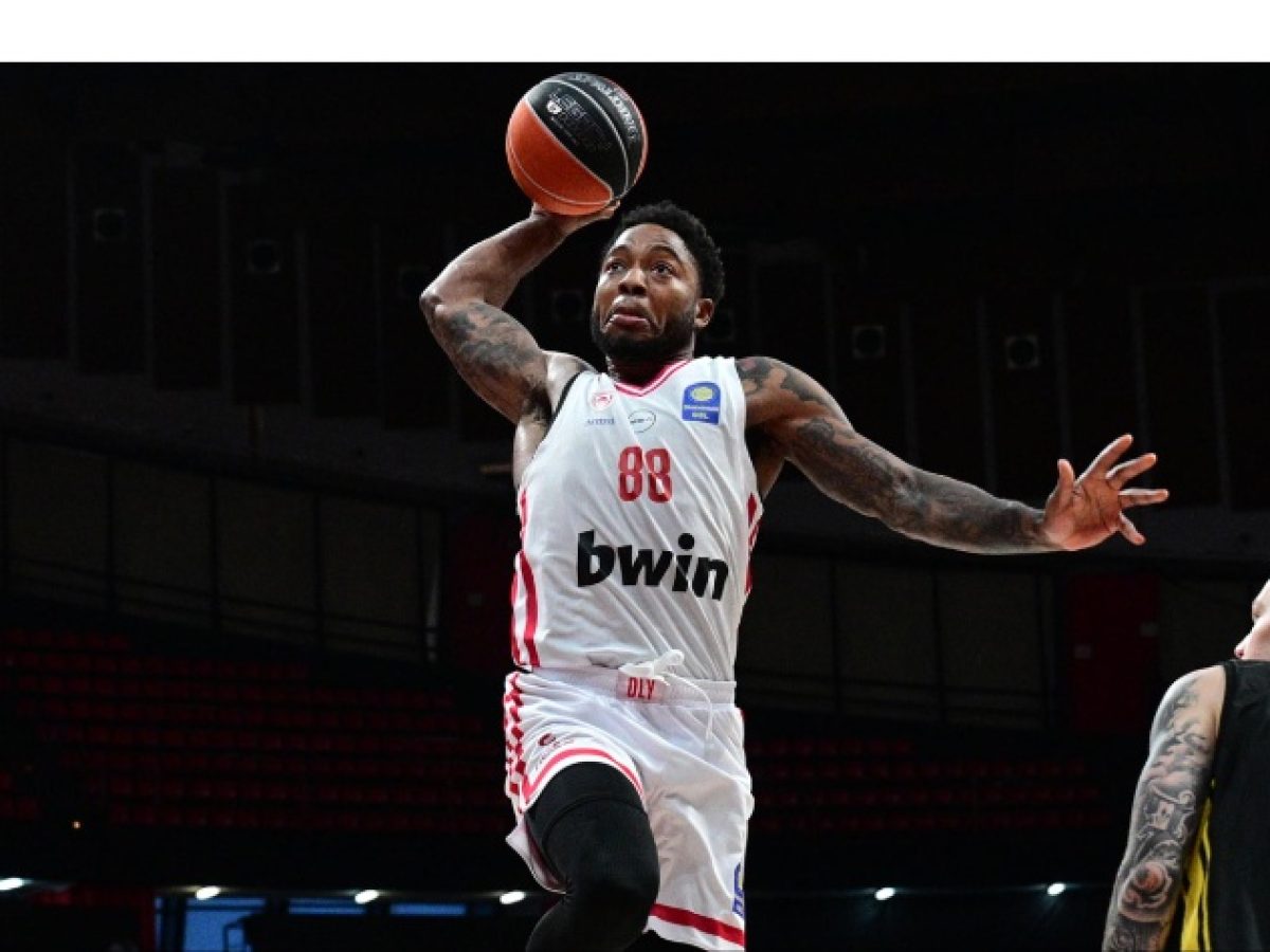 BASKET LEAGUE: Ήττα εντός προγράμματος στο ΣΕΦ από τον Ολυμπιακό για το Μαρούσι