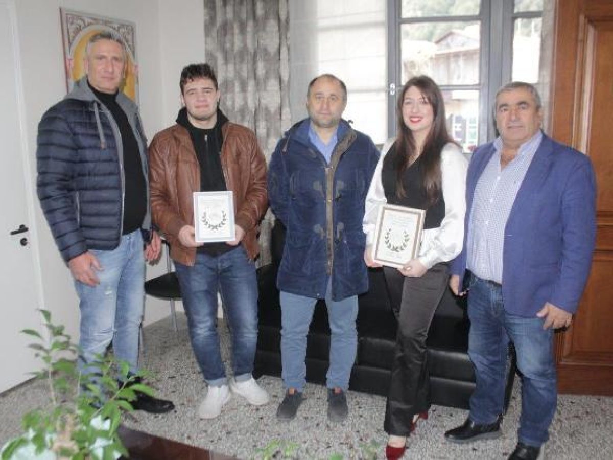 Bράβευση δύο αθλητών από τον Δήμαρχο Πύλης