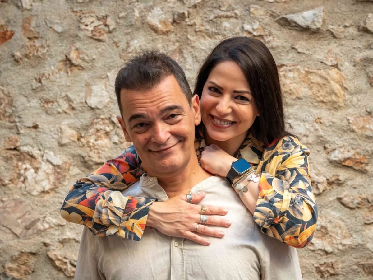 «Check in για 2»: Ξέφρενη κωμωδία συγκατοίκησης στο Δημοτικό Θέατρο Πολυγύρου