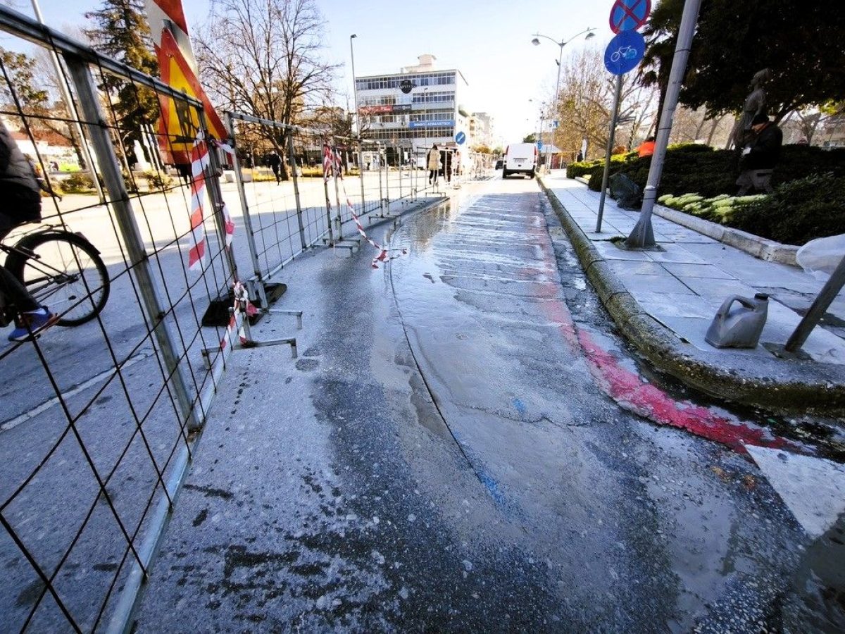 Eπέκταση και διαμόρφωση ποδηλατοδρόμου και πεζοδρομίων, από το ύψος της γέφυρας Ασκληπιού (