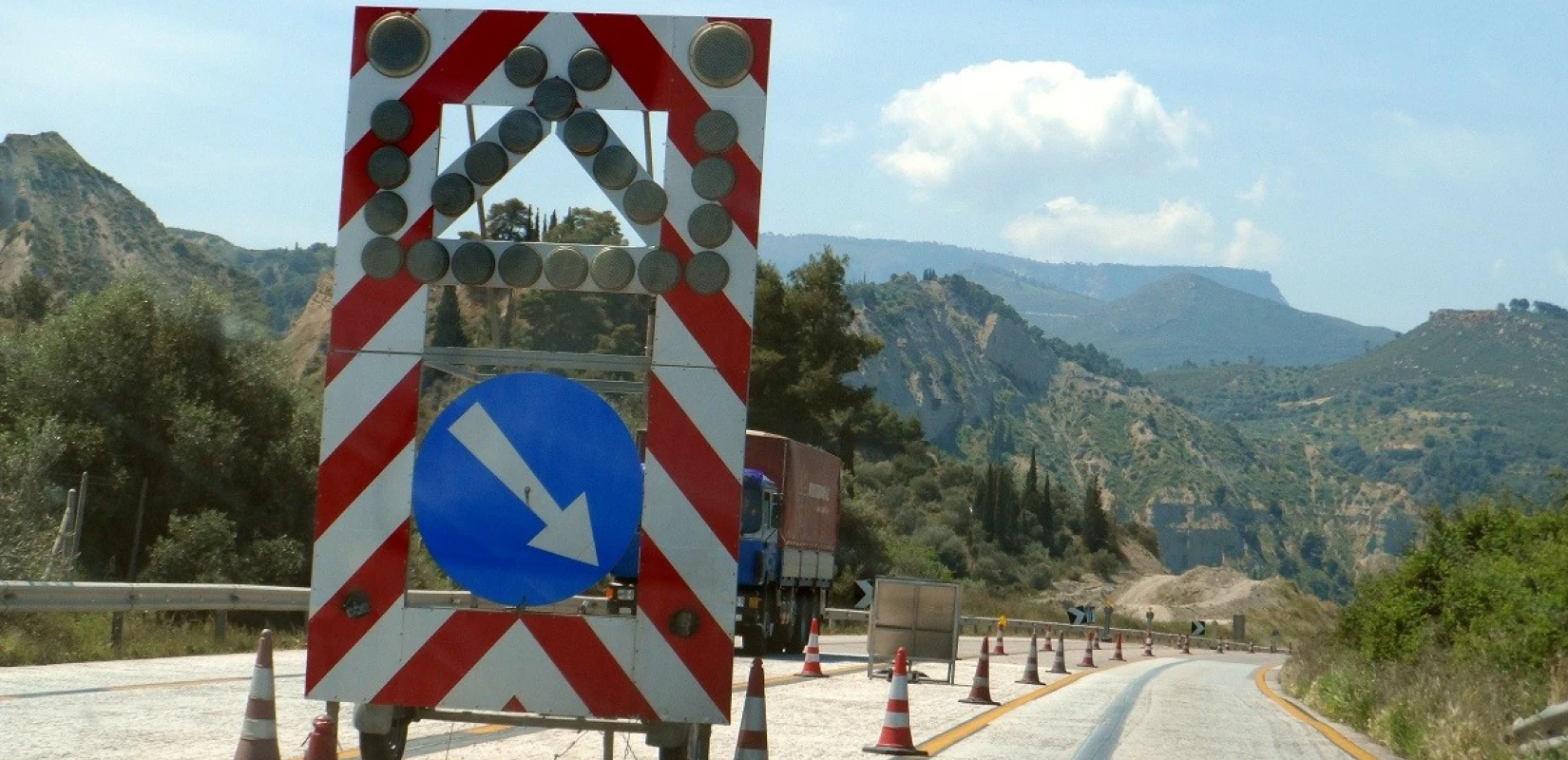 Ergasies-katharismou-stin-ethniki-odo