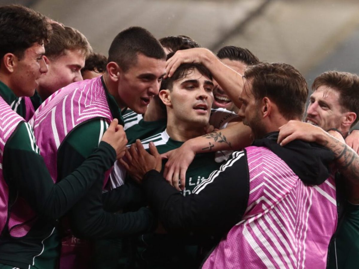Europa League &ndash; &Pi;&alpha;&nu;&alpha;&theta;&eta;&nu;&alpha;ϊ&kappa;ό&sigmaf;: &Kappa;&rho;ά&tau;&eta;&sigma;&epsilon; &tau;&eta;&nu; &iota;&sigma;&omicron;&pi;&alpha;&lambda;ί&alpha; &mu;&epsilon; &alpha;&nu;&tau;ί&pi;&alpha;&lambda;&omicron; &tau;&eta; &Rho;ό&mu;&alpha;!