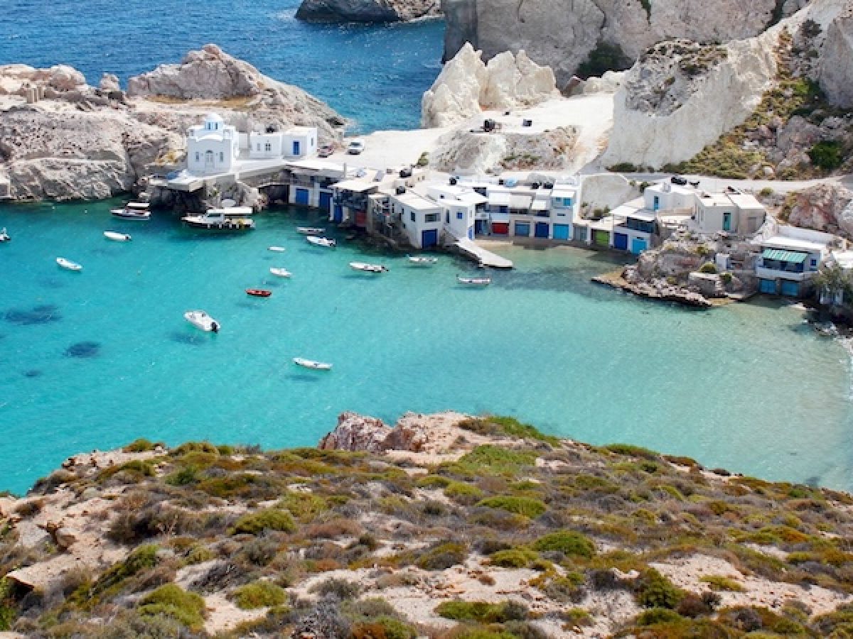 Ferryhopper: Η Μήλος στους 10 δημοφιλείς  νησιώτικους προορισμούς για Έλληνες και ξένους  το 2025