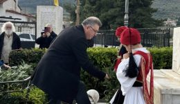 Nikos-stavrelis-o-rolos-tis