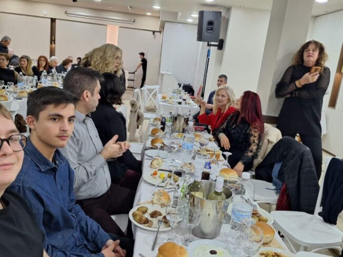 O Σύλλογος Ηπειρωτών Ν. Ροδόπης “Άγιος Γεώργιος ο Εξ Ιωαννίνων” πραγματοποίησε τον ετήσιο χορό του, γιορτάζοντας τα 100 χρόνια ζωής του στην Κομοτηνή  (φωτος+video)