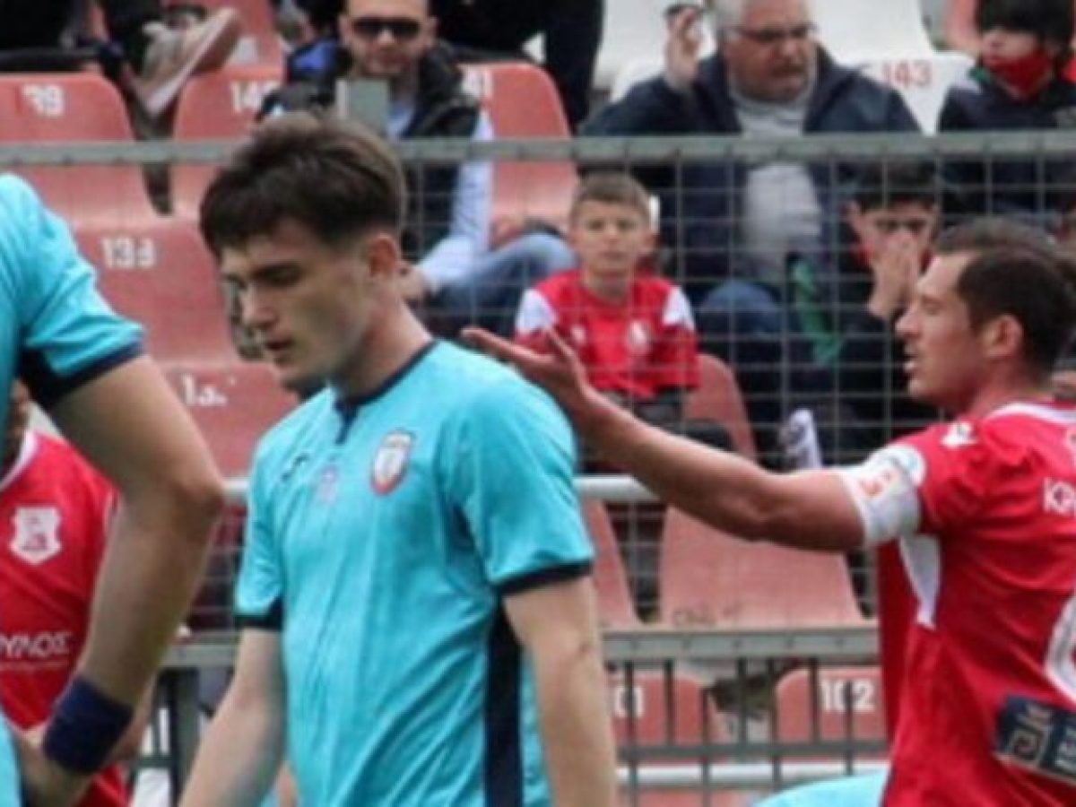 Tην επιστροφή του στη Θράκη και  στον Πανθρακικό συζητά  ο 20χρονος πρώην μέσος ΑΕΚ, ΑΟΞ και Βόλου,  Σαράντης Τσελεμπάκης