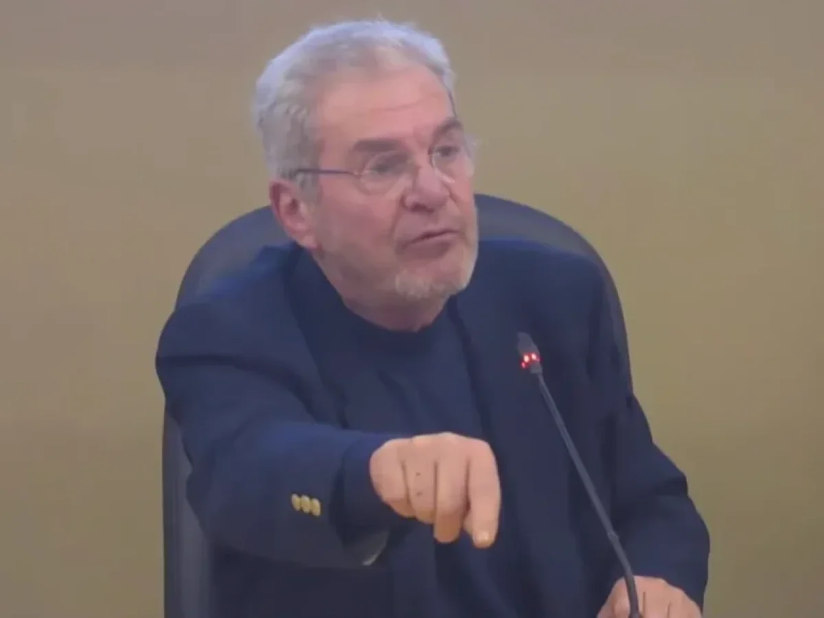 «Αυτή η τοξικότητα σάς έκανε Δήμαρχο»: Σκληρό ροκ στο Δημοτικό Συμβούλιο Ελευσίνας