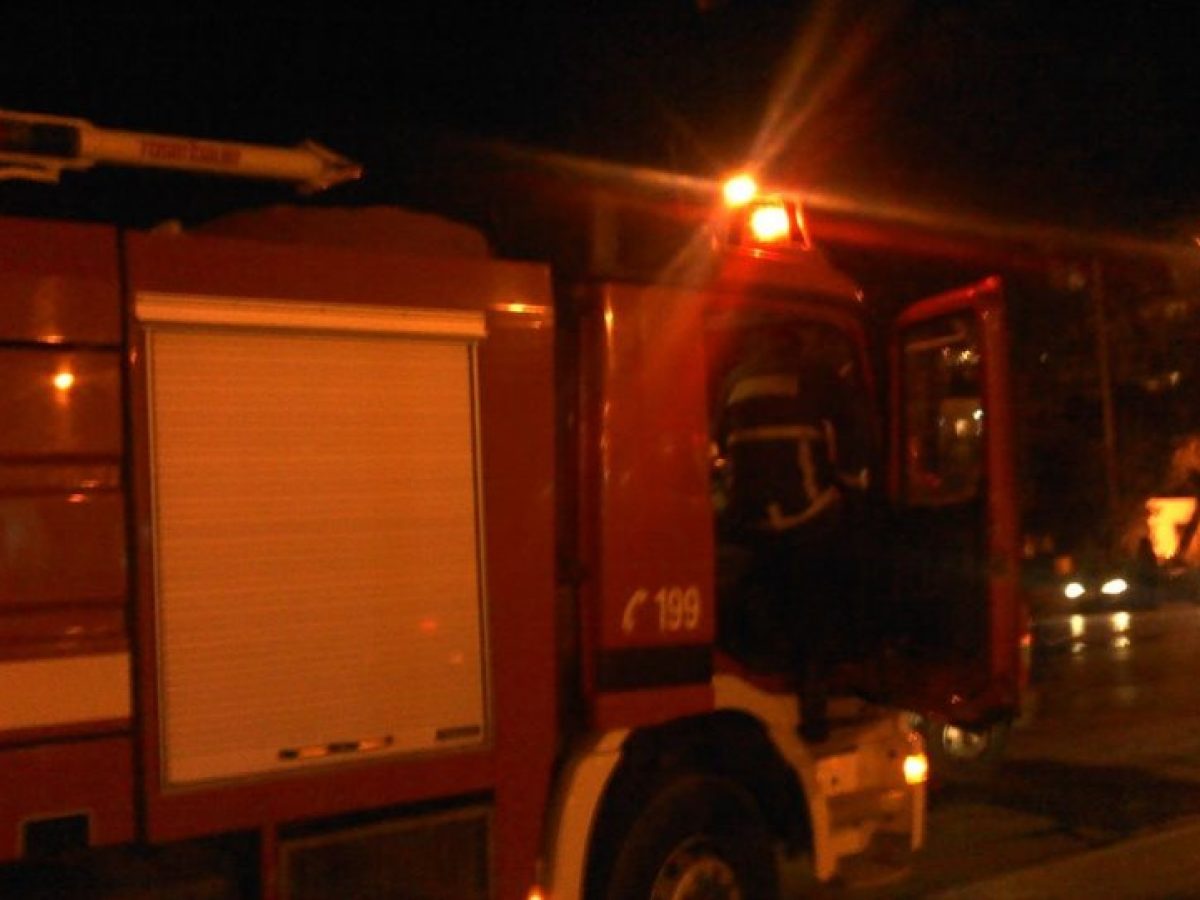 Αυτοκίνητο έπεσε σε γκρεμό. Επιχείρηση για τον απεγκλωβισμό γυναίκας