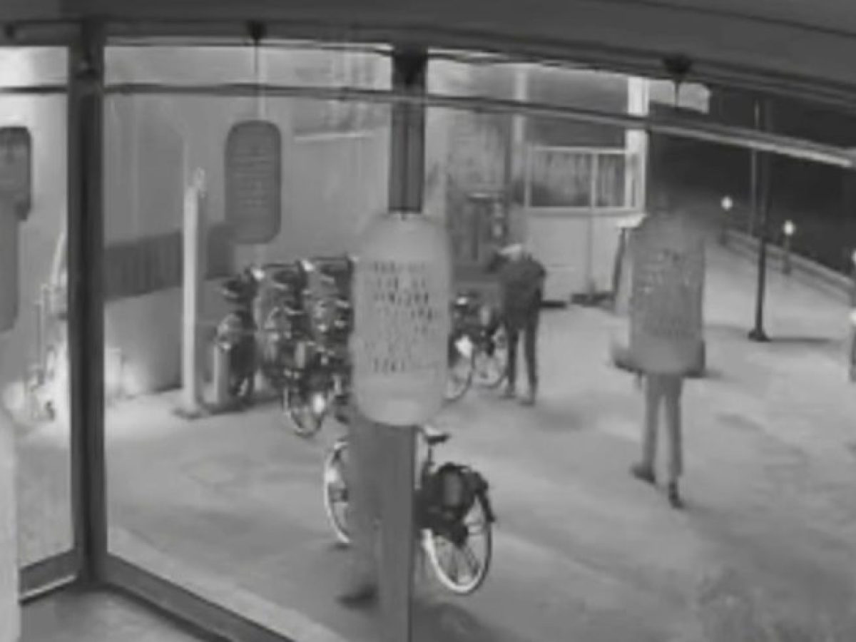 “Αυτός ο τύπος με τα Nike…”: Στη δημοσιότητα από τον Δήμαρχο Χανίων βίντεο με βανδαλισμό στα νέα ηλεκτρικά ποδήλατα