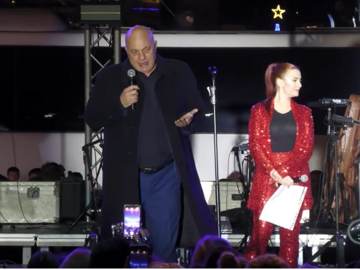 Μπέος στην εκδήλωση με τα 13.000 φαναράκια στον Βόλο: «Πάρτε τα κανόνια από πάνω μου – Θέλετε να ακούσετε μπινελίκια, ε;»