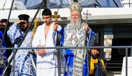 chalkida-lampra-theofania-sta-trela