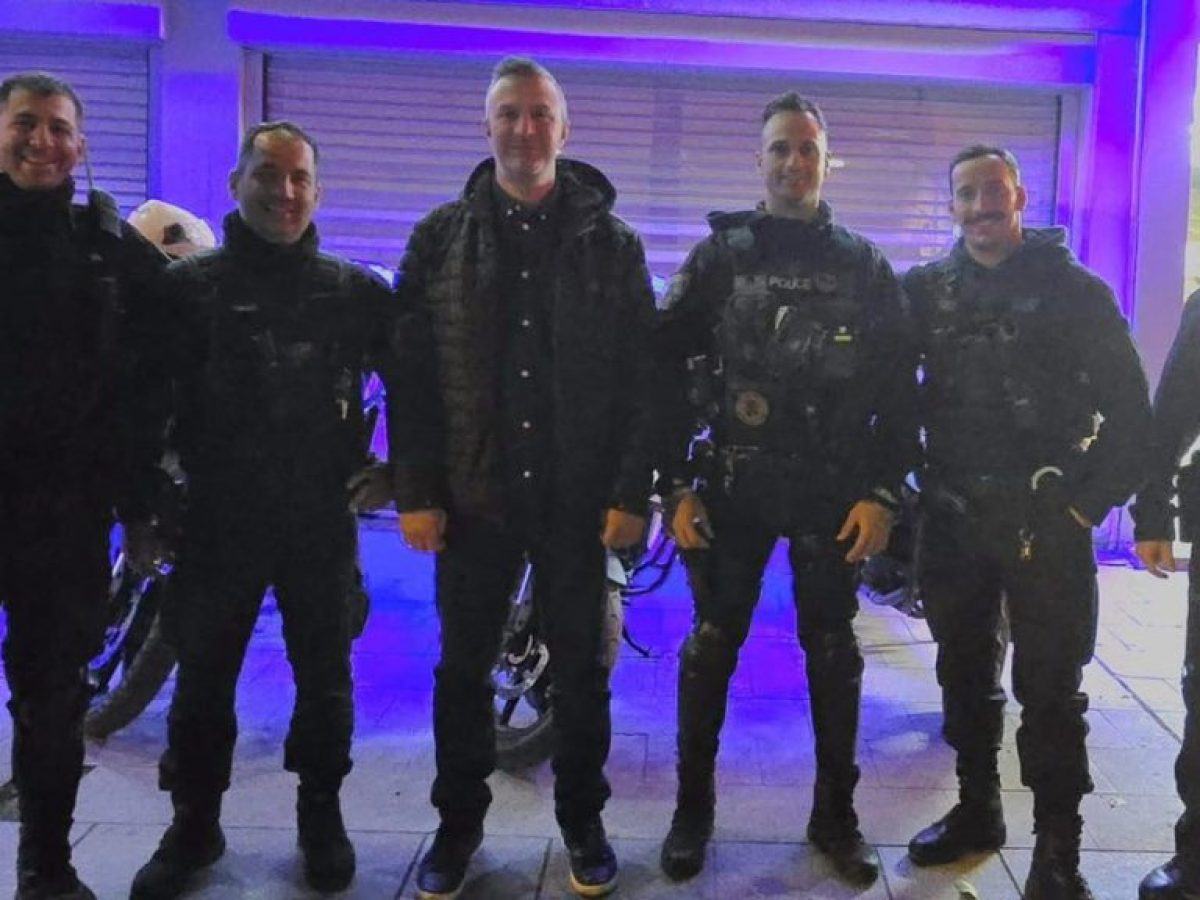 Χαλκίδα: Πώς πέντε αστυνομικοί αψήφησαν τις φλόγες για να σώσουν εγκλωβισμένους συμπολίτες μας;