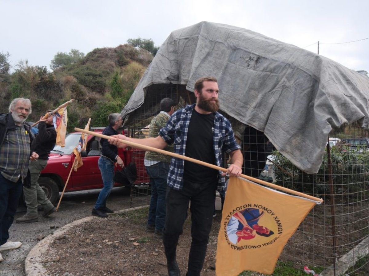 Χανιά: Κλιμακώνουν τον αγώνα οι αγρότες στα Μεγάλα Χωράφια – «Πολιορκία» την Πέμπτη στην Εφορία και νέα μπλόκα