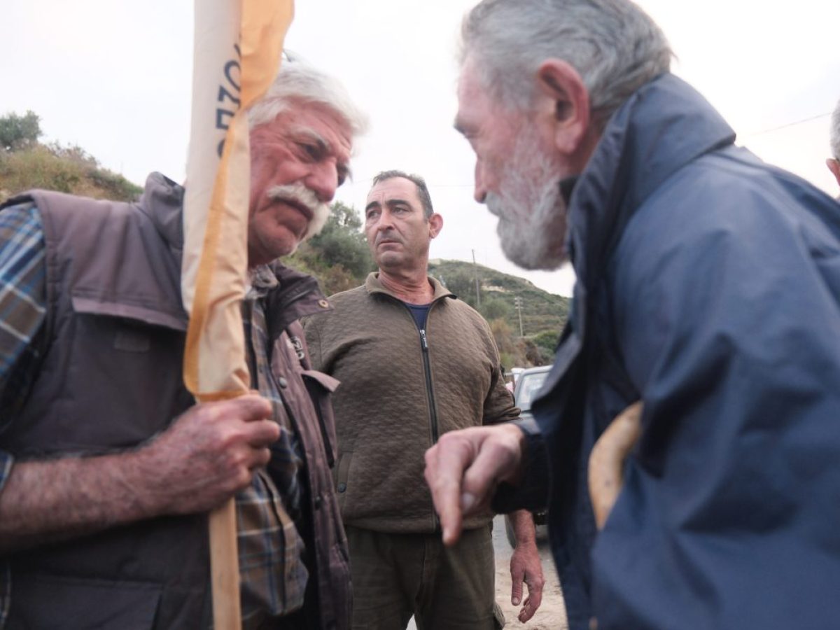 Χανιά: Πρωτοχρονιά στα μπλόκα με μήνυμα κλιμάκωσης – «Είμαστε ενωμένοι, η κυβέρνηση βρίσκεται σε σύγχυση»