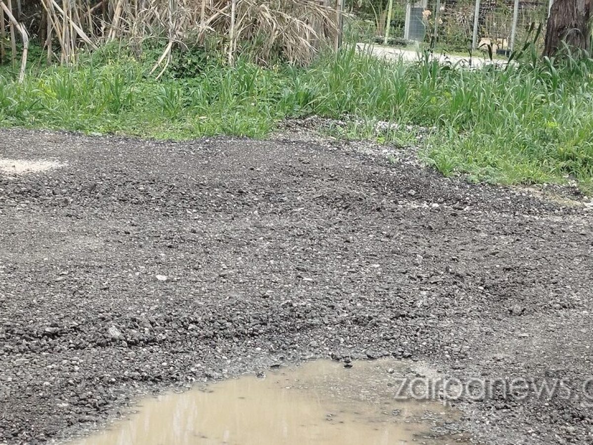 Χανιά | «Ράβε – ξήλωνε» δρόμος στο Γεράνι – Ο μισός με άσφαλτο, ο μισός με χαλίκια κι οι κάτοικοι στο «περίμενε» από τις γιορτές | Photos