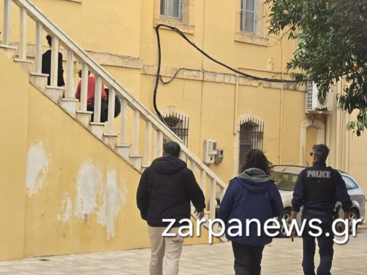 Χανιά | Σαββατοκύριακο στα κρατητήρια για τον πατέρα που πήγε μεθυσμένος στο δημοτικό σχολείο να πάρει την κόρη του – Photo