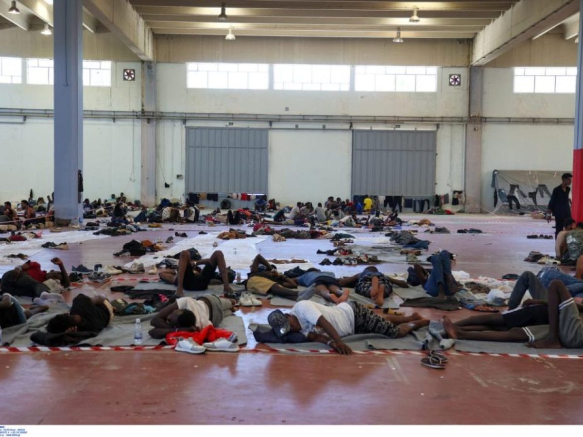 Χανιά: Σοβαρά επεισόδια μεταξύ μεταναστών στον προσωρινό χώρο κράτησης στην Αγυιά. Στο νοσοκομείο 12 άτομα