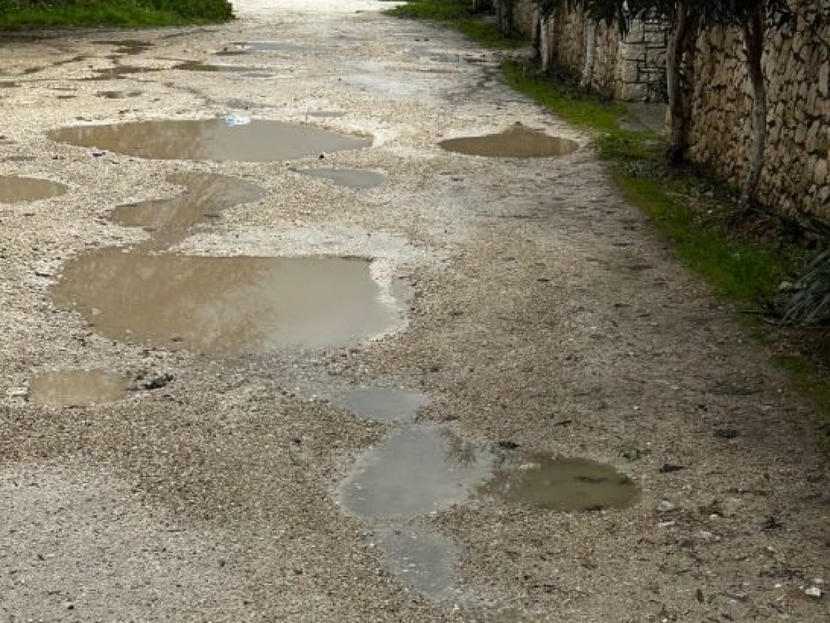 «Χωρίς απάντηση από τον Δήμο Λευκάδας για επικίνδυνο δρόμο – Δύο επιστολές πολίτη σε οκτώ μήνες»