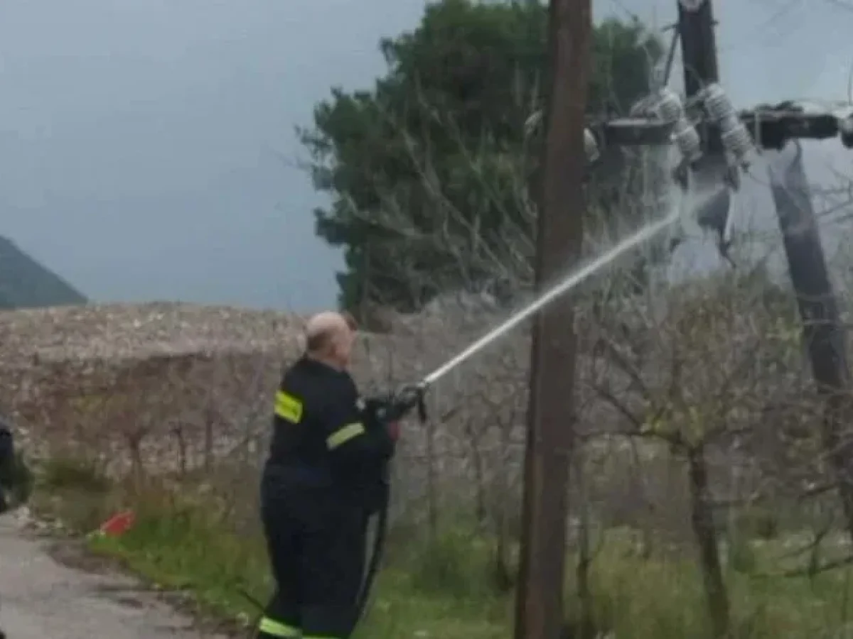 Χωρίς ρεύμα η Ροδιά Αιγίου λόγω κακοκαιρίας – Φωτιά σε κολώνα της ΔΕΗ προκάλεσε τη βλάβη