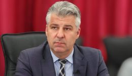 chrimatodotisi-455.500-evro-gia-tin