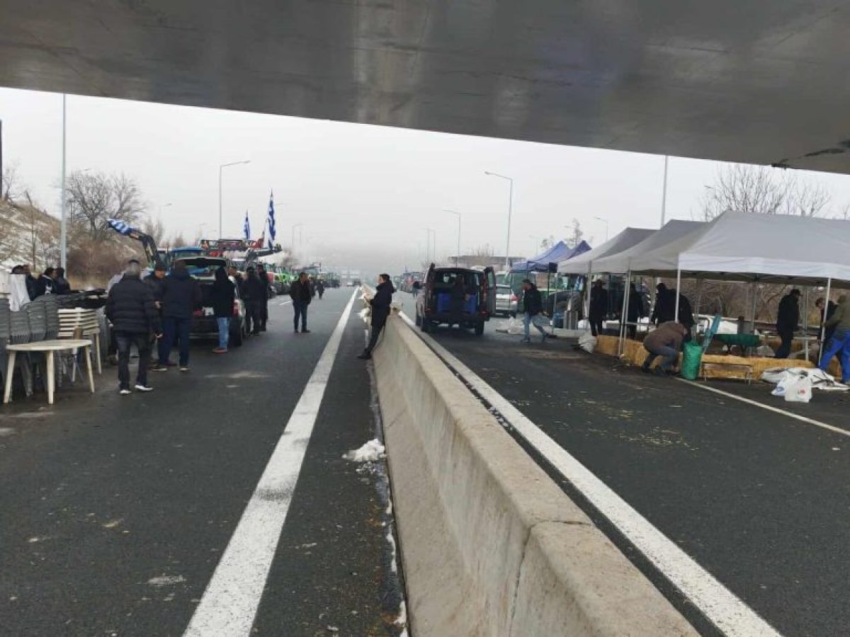 Δ. Μακεδονία: Αποχωρούν οι αγρότες από το μπλόκο της Μπάρας Σιάτιστας
