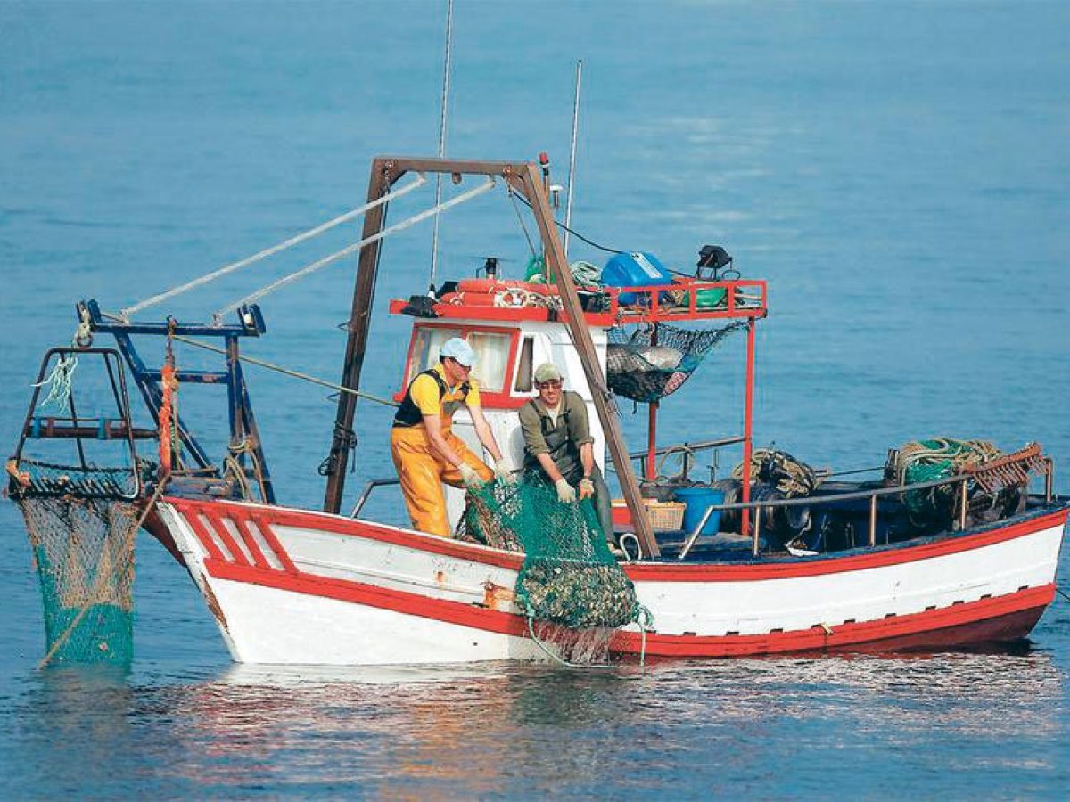 «Δεν θα μείνει ούτε κουπί»