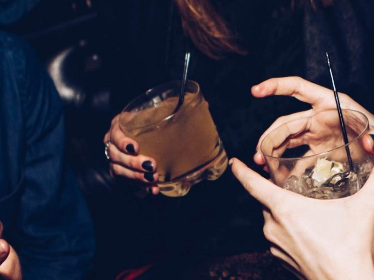 Δικογραφία για προσφορά αλκοόλ σε ανήλικο