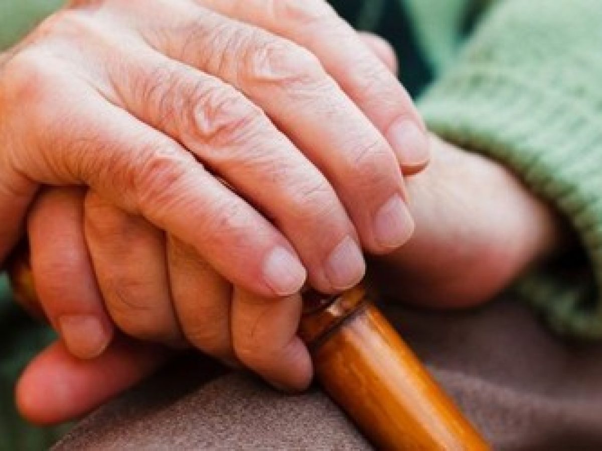 Δημογραφική κατάρρευση στην ΑΜΘ: Μόλις 3.154 γεννήσεις έναντι 7.425 θανάτων το 2025