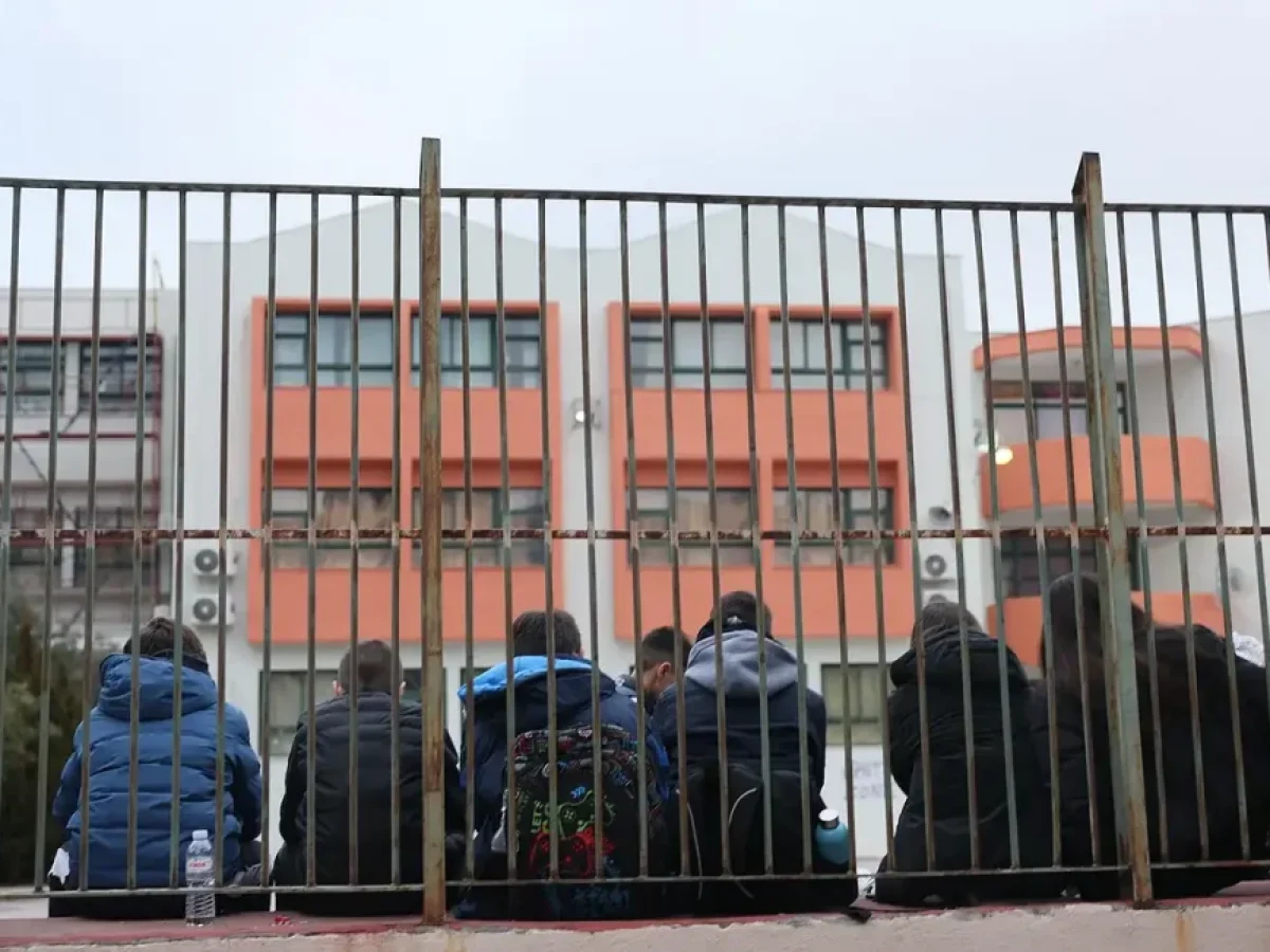 &Delta;ή&mu;&omicron;&sigmaf; &Alpha;&mu;&upsilon;&nu;&tau;&alpha;ί&omicron;&upsilon;: &Alpha;&pi;ό&phi;&alpha;&sigma;&eta; &alpha;&nu;&alpha;&sigma;&tau;&omicron;&lambda;ή&sigmaf; &sigma;&chi;&omicron;&lambda;&epsilon;ί&omega;&nu; &mu;&epsilon; &gamma;&nu;ώ&mu;&omicron;&nu;&alpha; &tau;&eta;&nu; &alpha;&sigma;&phi;ά&lambda;&epsilon;&iota;&alpha;
