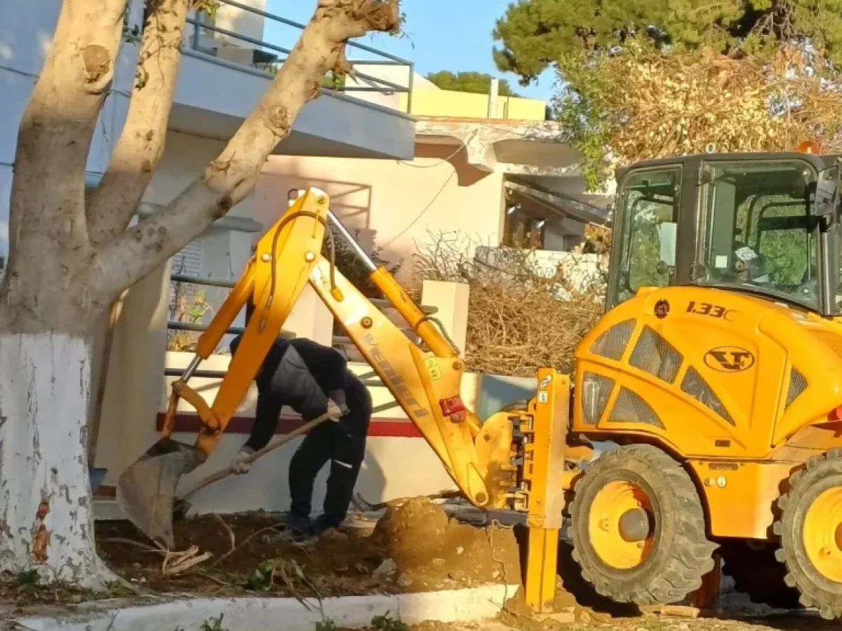 Δήμος Λέρου: Στοχευμένες παρεμβάσεις αποκατάστασης πεζοδρομίων
