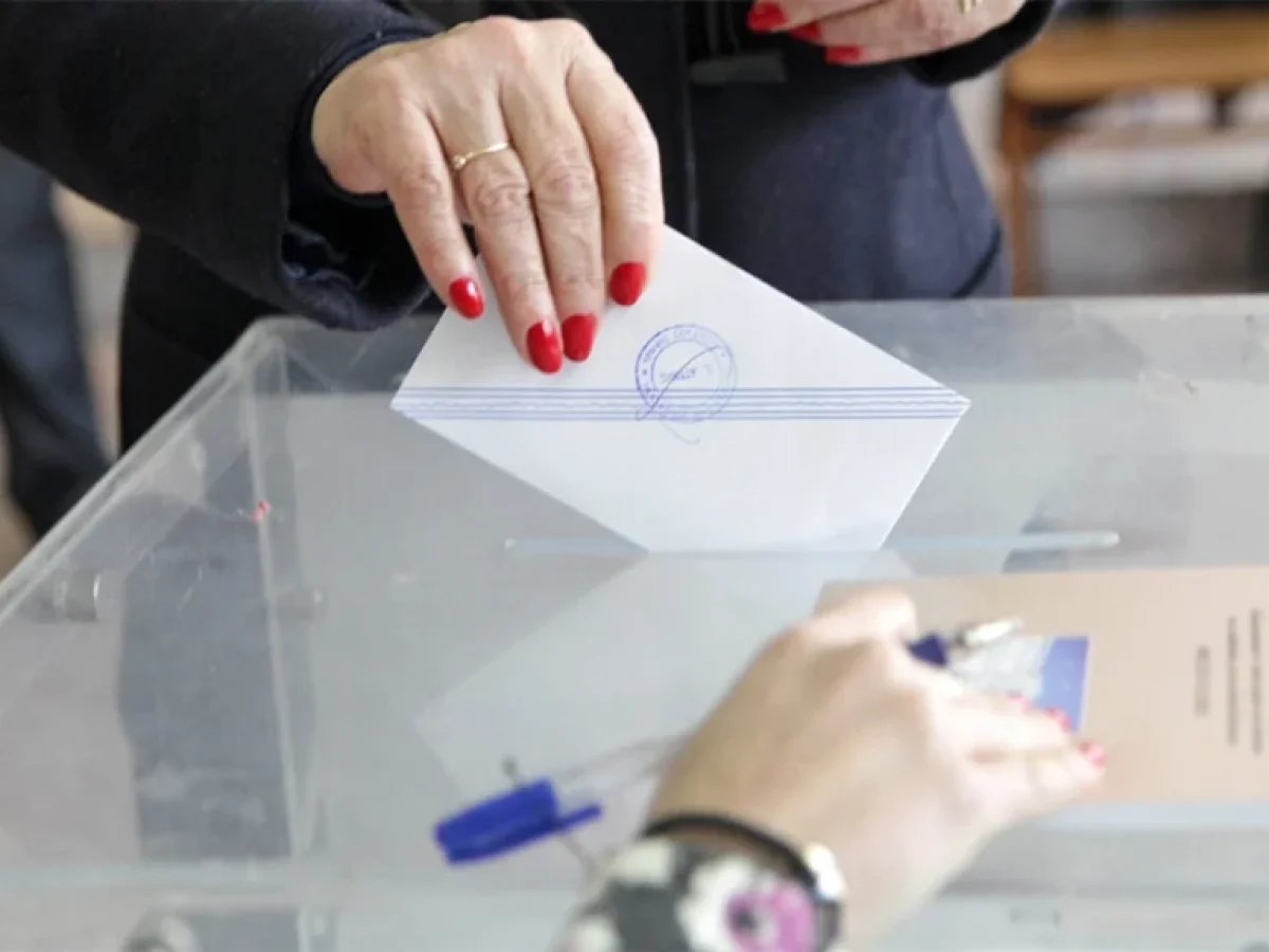 Δημοσκόπηση MRB: Ένας στους τρεις αναποφάσιστους υπέρ Καρυστιανού – Στο 14,4% Τσίπρας, τρίτος Ανδρουλάκης