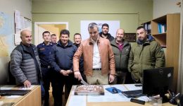 dipla-stous-astinomikous-sto-kathikon-2