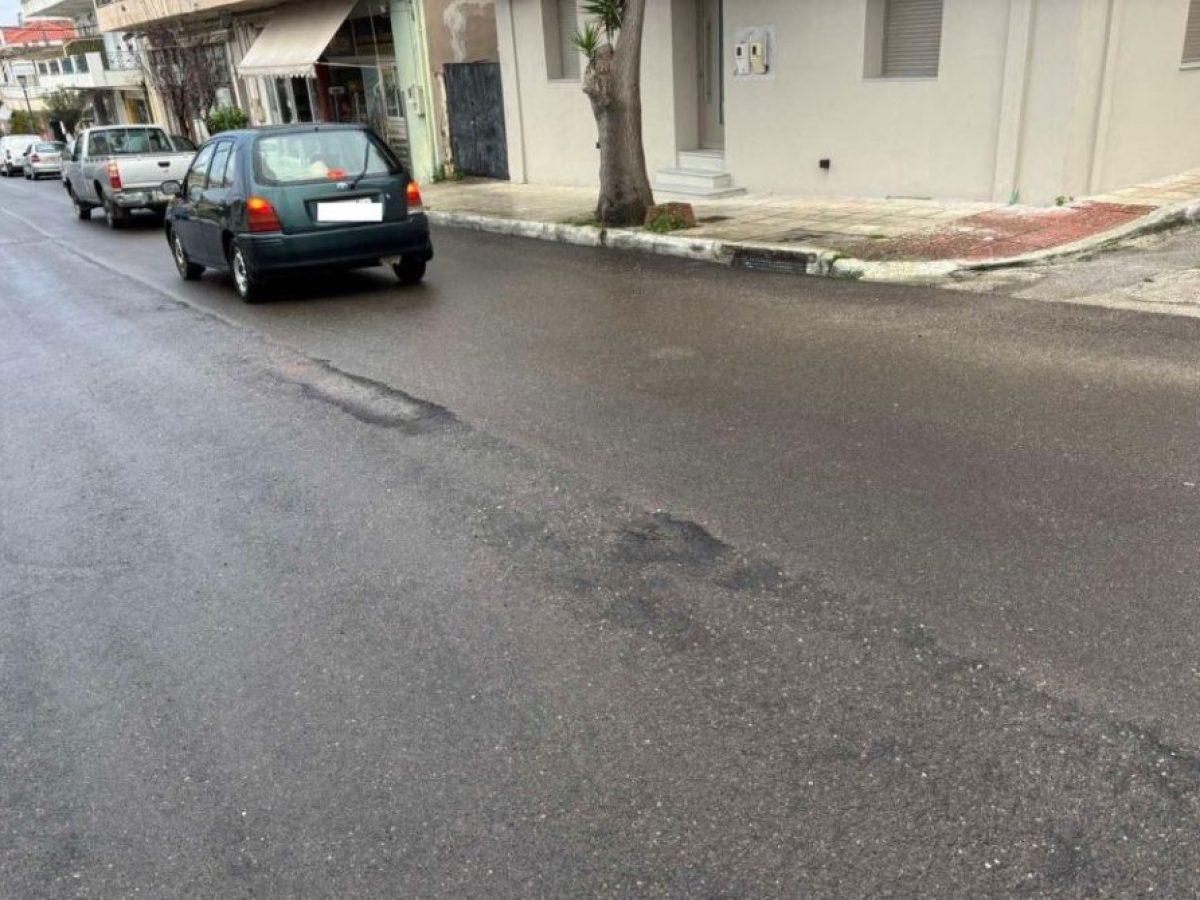 Λαϊκή Συσπείρωση Ληξουρίου: Να ασφαλτοστρωθεί εκ νέου η κεντρική λεωφόρος Ληξουρίου & να επισκευαστεί άμεσα όλη η αγροτική οδοποιία (εικόνες)