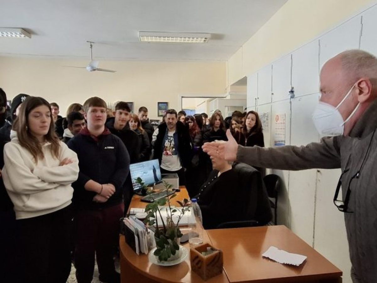 Πύργος: Μαθητές & εκπαιδευτικοί διαμαρτυρήθηκαν για τα Ωνάσεια σχολεία