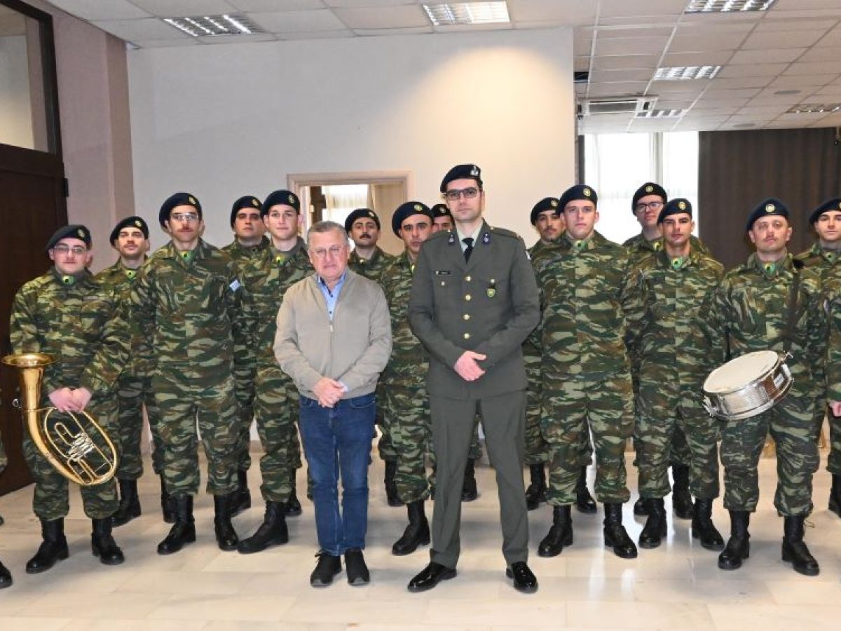 Πρωτοχρονιάτικα κάλαντα & έθιμα στο Δημαρχείο Κατερίνης (φωτο)