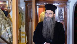 divvideo-episkepsi-sto-ekklisiastiko