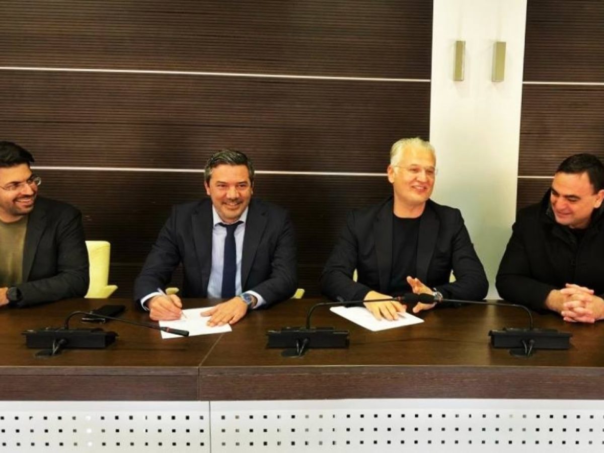 Δρόμους ασφάλειας και άνεσης ακολουθεί η Ελαφόνησος