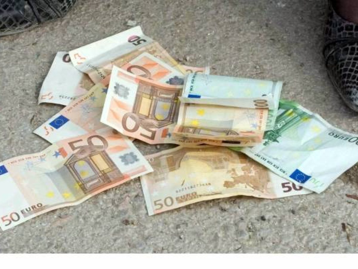 Έχασε το ποσό των 200 ευρώ στη Μύρινα | Έκκληση για την ανεύρεσή τους