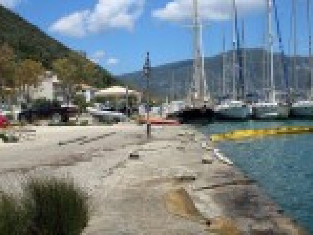 Εγκρίθηκε ομόφωνα από το Λιμενικό Ταμείο η τοποθέτηση πλωτής εξέδρας στο Λιμάνι του Βλυχού