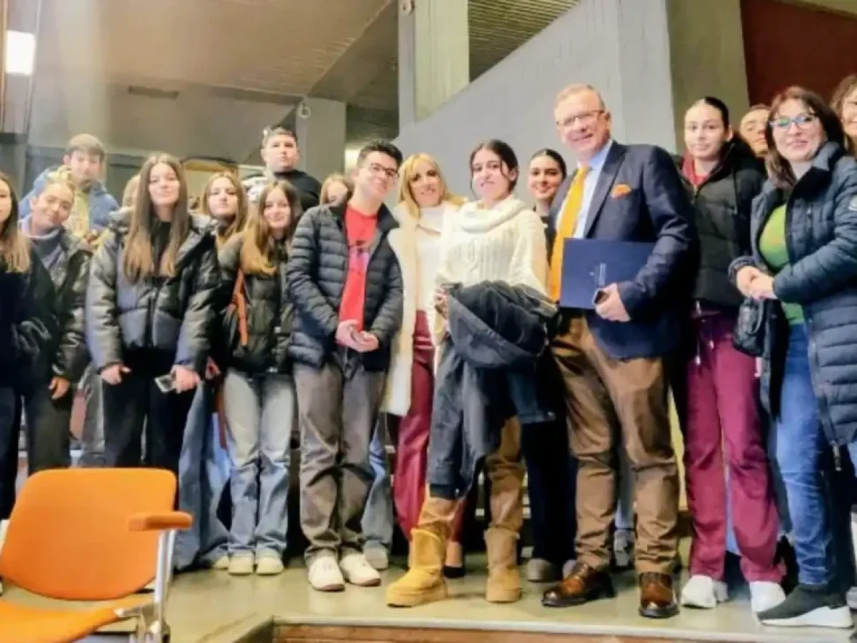 Εκδήλωση στη Φιλοσοφική για τους Τρεις Ιεράρχες με μαθητές του 1ου Γυμνασίου Ασπροπύργου