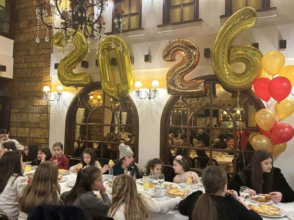 Έκοψαν την πρωτοχρονιάτικη πίτα τους χορευτικά τμήματα του Δήμου Αγρινίου (φωτο)