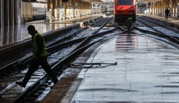 eksigchronismos-tou-sidirodromikou-diktiou-pali