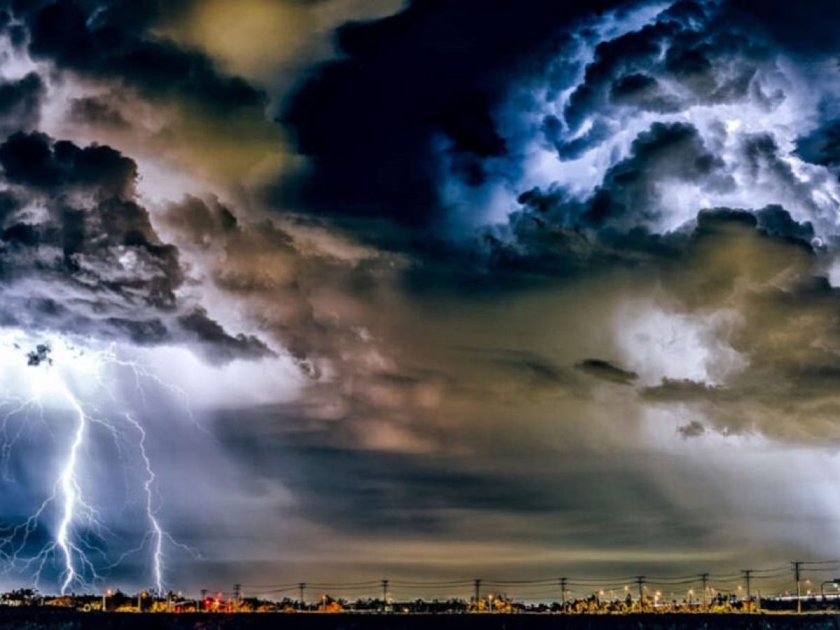 Έκτακτος καιρικός συναγερμός: Βαριές καταιγίδες και χαλάζι με «κόκκινη» προειδοποίηση. Πού θα χτυπήσει η κακοκαιρία