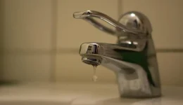 ektetameni-diakopi-nerou-tin-kiriaki