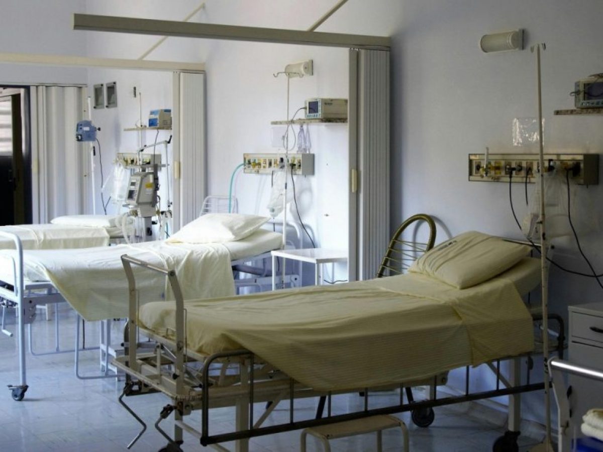 Εκτόξευση εισαγωγών γρίπης στα νοσοκομεία – Άμεσο εμβολιασμό και μέτρα προστασίας προτείνει ο ΕΟΔΥ