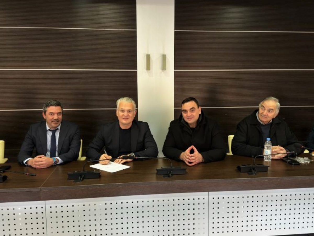 Ελαφόνησος:  Συντήρηση οδικού δικτύου