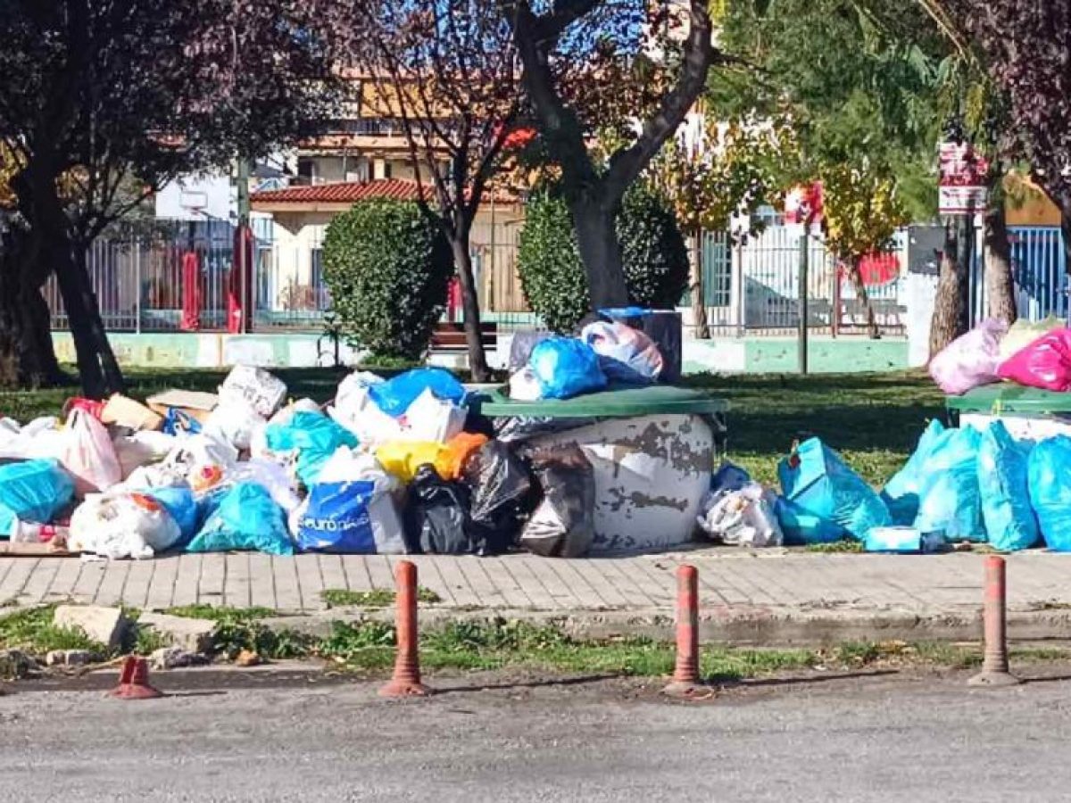 Ελευσίνα: Αίτημα στο Δημοτικό Συμβούλιο για την κρίση αποκομιδής απορριμμάτων