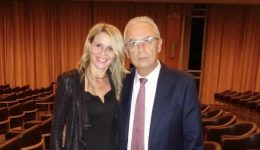 eleni-&Alpha;grogianni-o-apologismos-ke