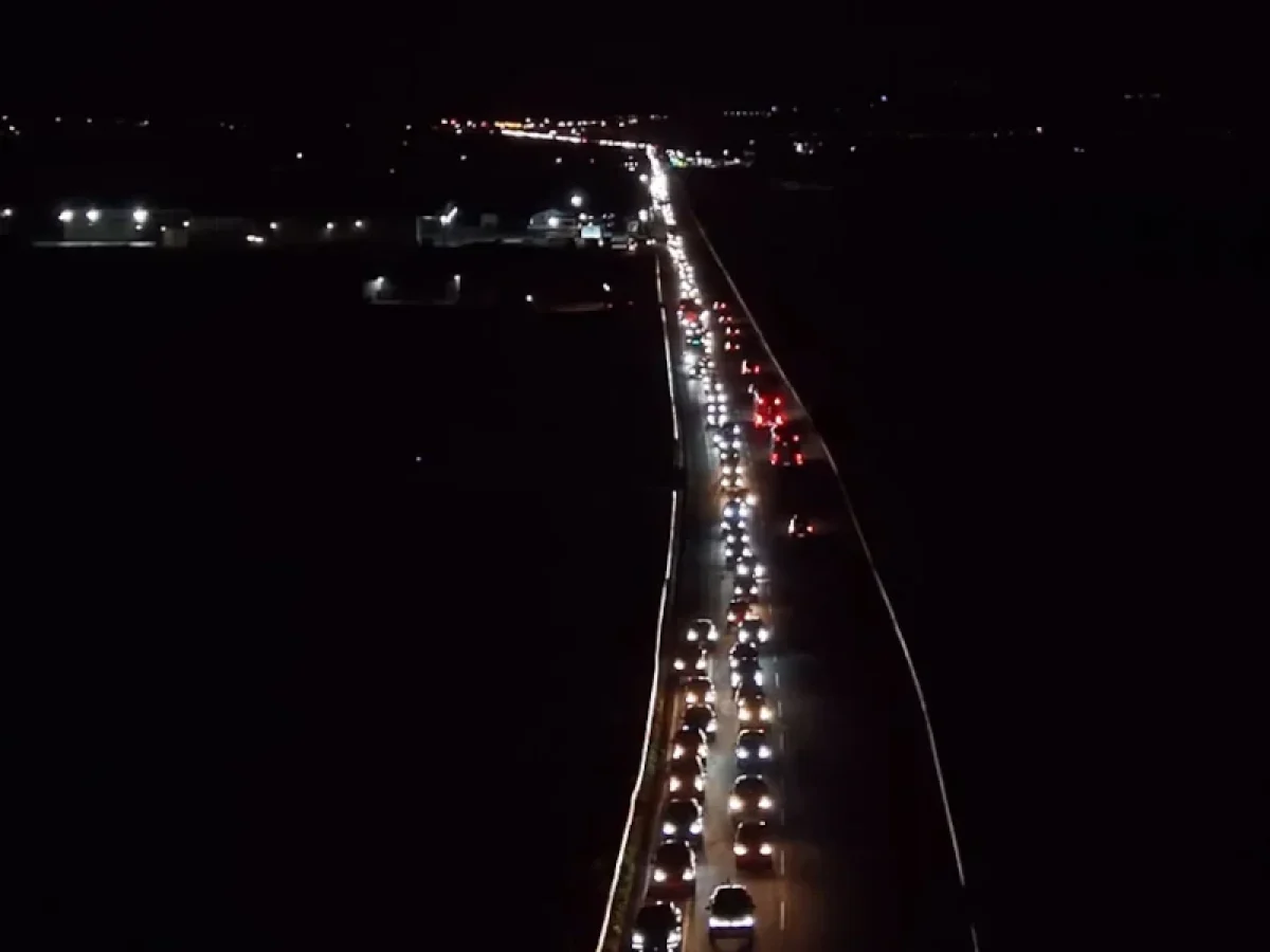 Έμφραγμα για τους εκδρομείς που επιστρέφουν στην Αθήνα – Ουρά 12 χιλιομέτρων στην Αλίαρτο, βίντεο